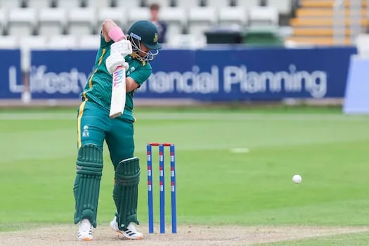 Pretorius stars as Proteas crush Zimbabwe