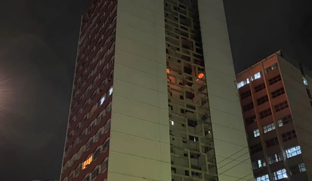 Idoso é resgatado de incêndio em apartamento no 10º andar de prédio na Beira-Mar
