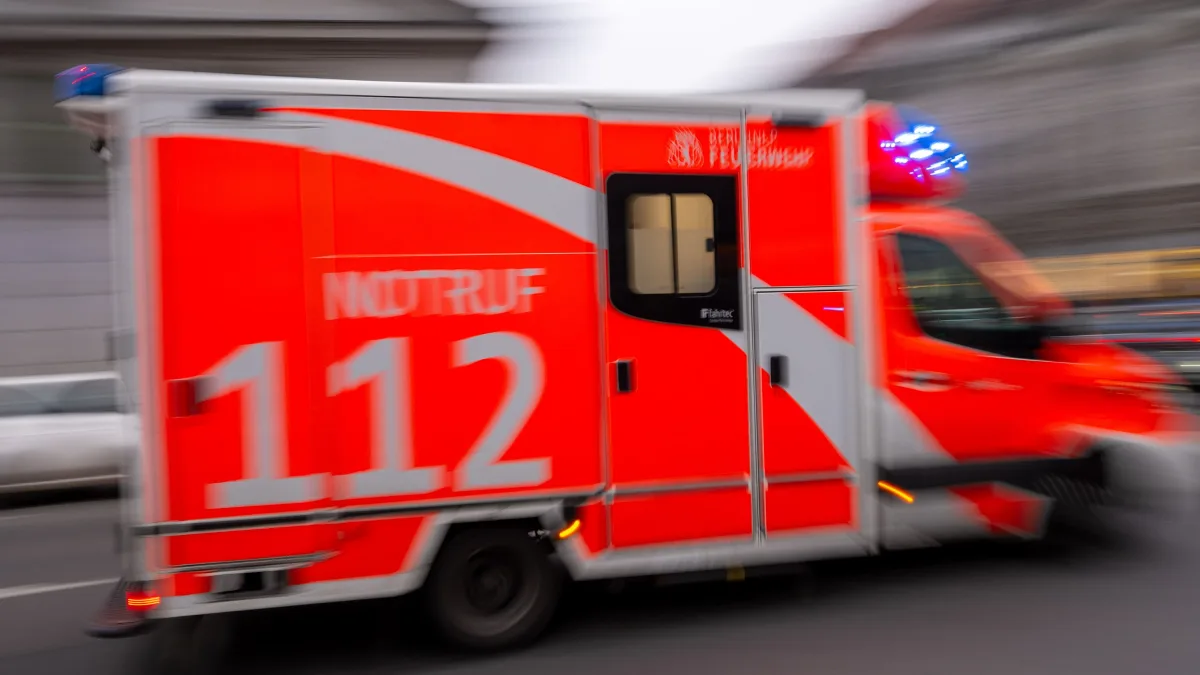 Hofgeismar: Auto rast durch Fußgängerzone – mindestens ein Verletzter