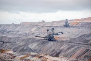 STJ mantém falência de mineradora após protesto de dívida por edital