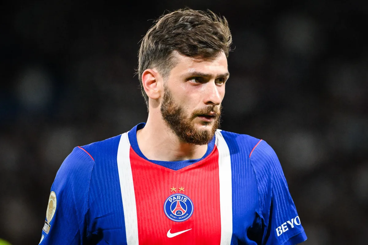 Ex-Ajax: ‘Comparávamos ele ao Kvaratskhelia. Pode se tornar tão importante quanto no PSG’