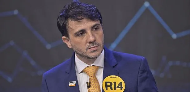 Justiça manda Peninha apagar vídeo que associa Renan Santos a drogas