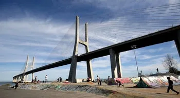 Ponte Vasco da Gama condicionada no domingo devido à Meia e Mini Maratonas