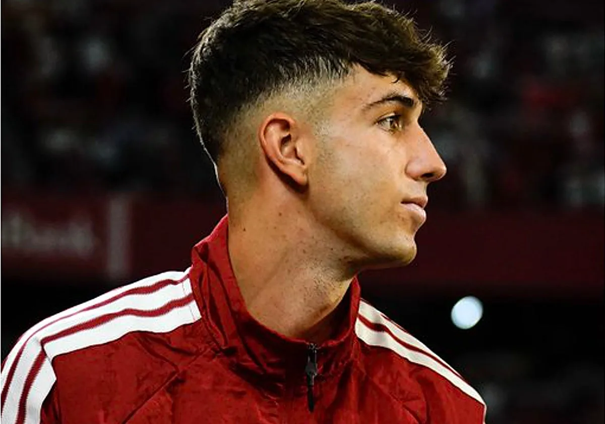 El Sevilla FC se vuelca con Miguel Sierra tras su lesión: «Volverás más fuerte»