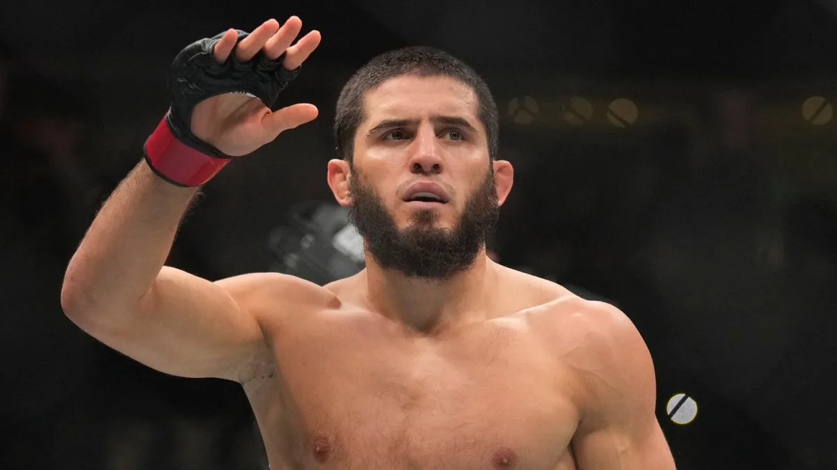 Makhachev defends welterweight title vs. Machado Garry at UFC 330