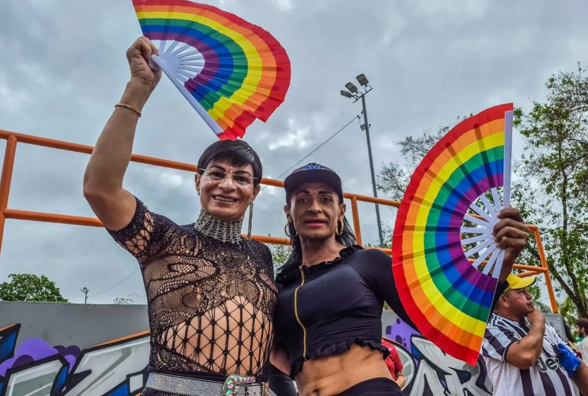 Parada do Orgulho LGBT+ chega à 20ª edição embalada por trio elétrico em Rio Branco