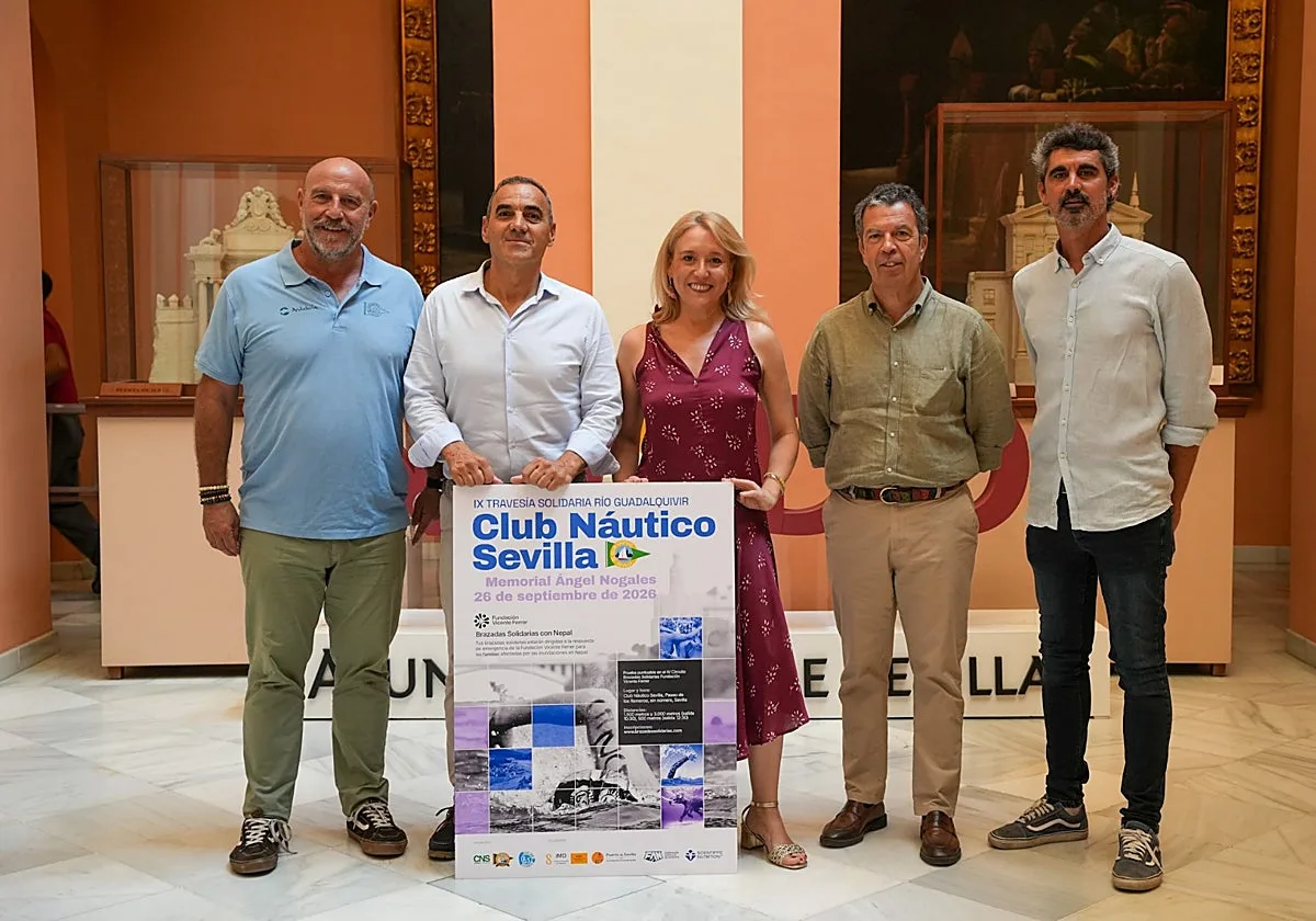 Sevilla nada por Nepal en la novena edición de la travesía Brazadas Solidarias