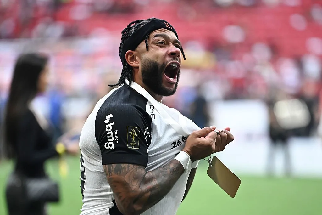 Memphis Depay deixa o Corinthians após quase dois anos no clube