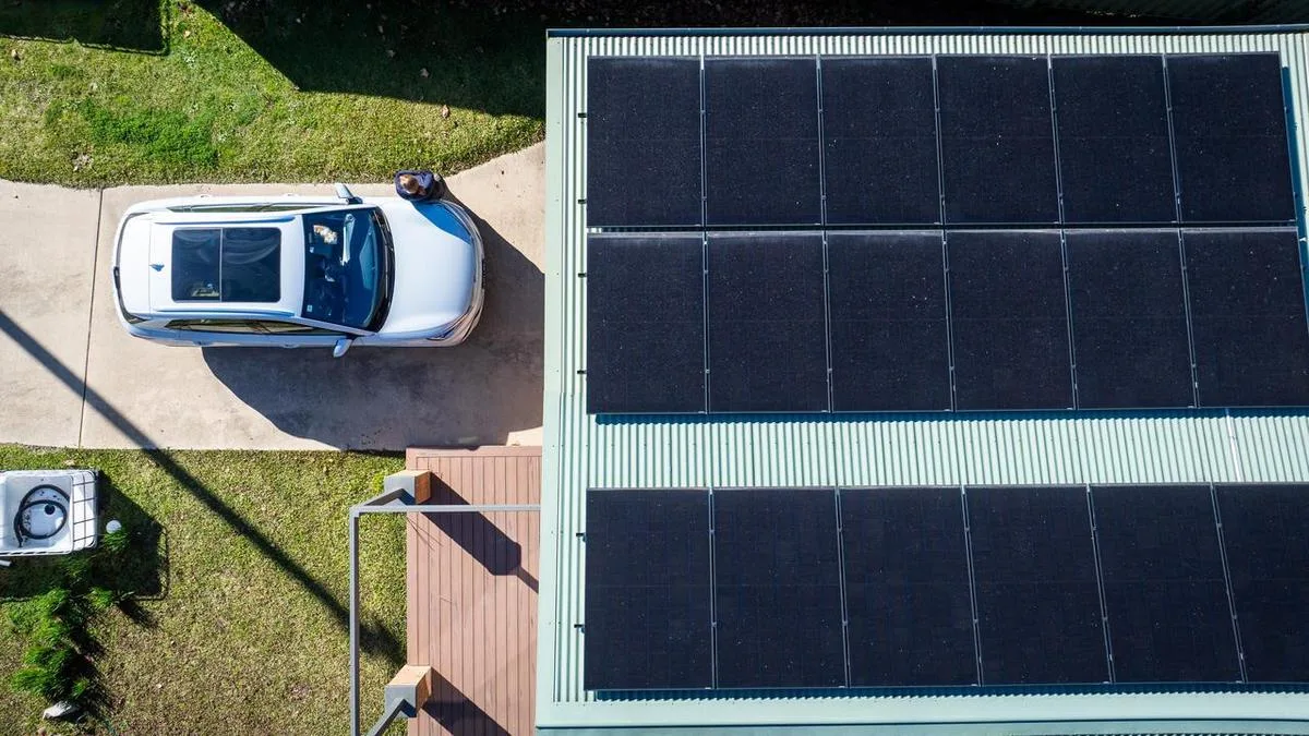 Solar scourge: rules make it cheaper to dump old panels