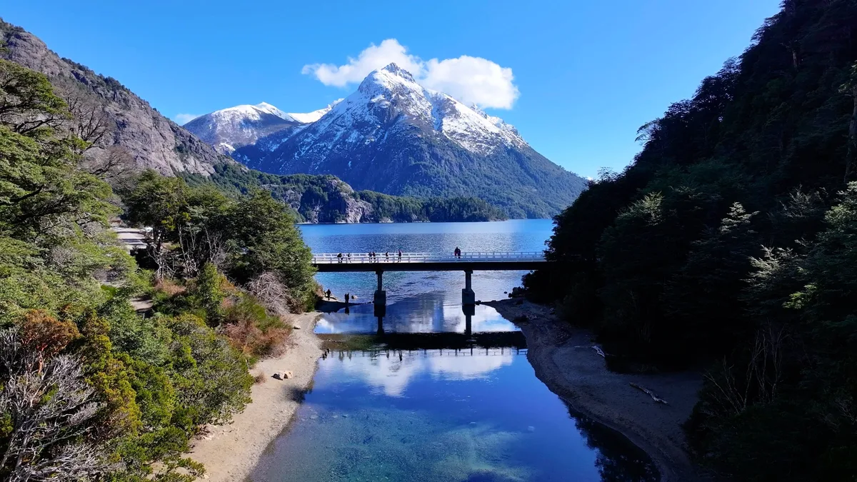 Buscan voluntarios para vivir en Bariloche en diciembre: ofrecen alojamiento y comida a cambio de 4 días de colaboración