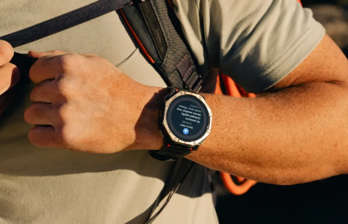 Amazfit’s new LiveShare feature brings real-time safety tracking to the T-Rex Dual Solar smartwatch