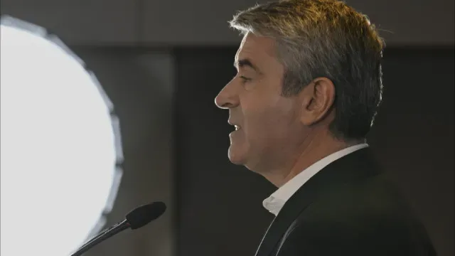Carneiro diz que Marques Mendes "pôs o dedo na ferida" sobre Governo