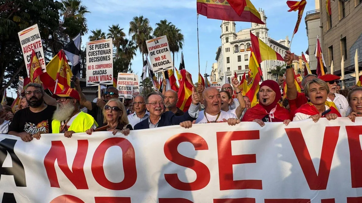 Ceuta es un clamor contra el Gobierno: "¡Esta fuerza es imparable"