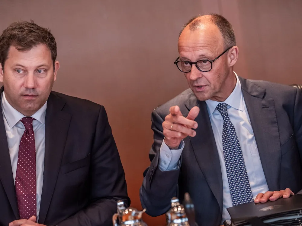Bundesregierung: Angeschlagen in den Herbst