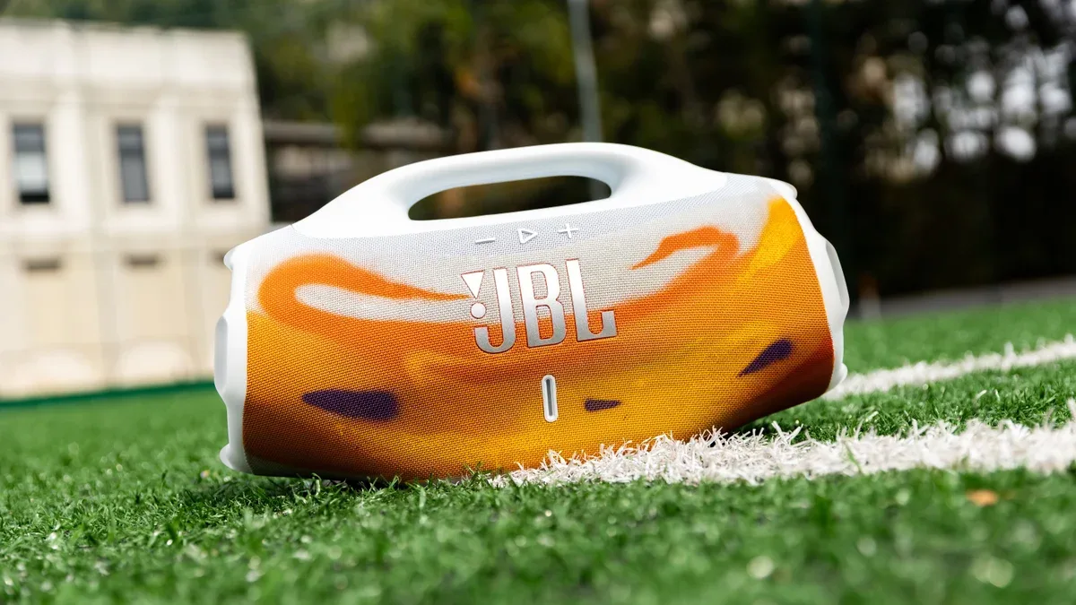 Amazon faz queima de Boombox 4: caixa de som gigante da JBL com preço no chão