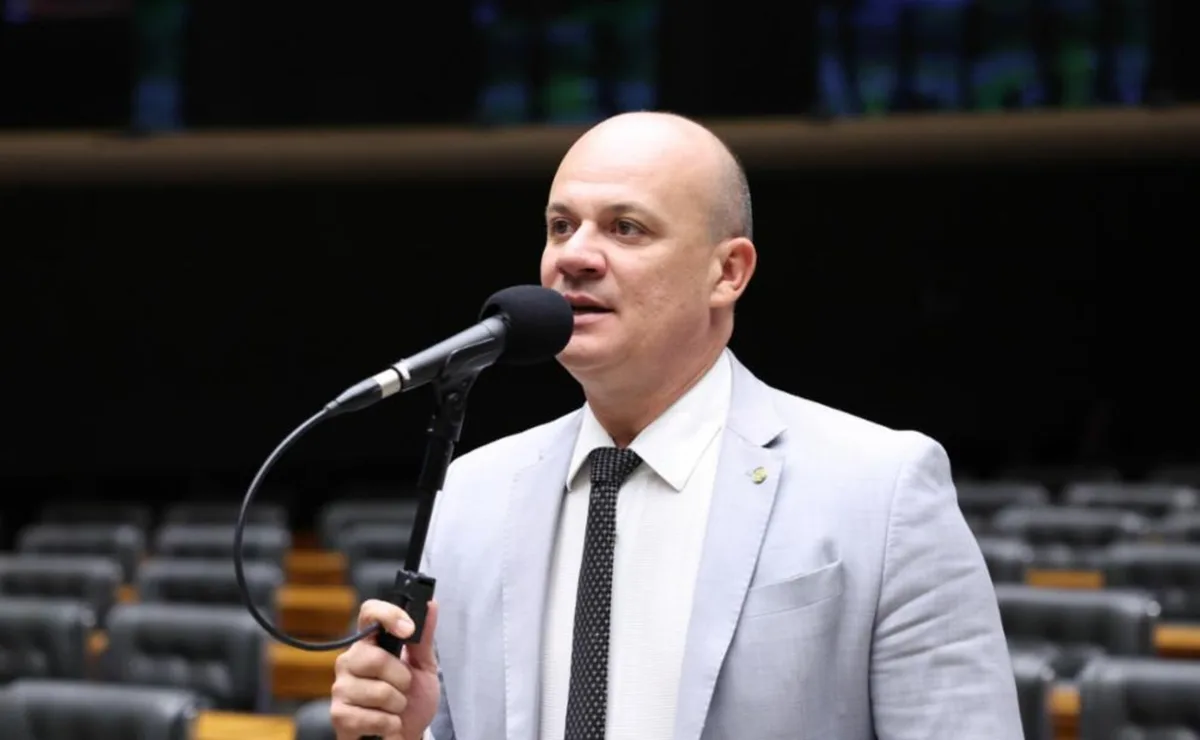 Oposição acusa Moraes de censura e protocola novo pedido de impeachment