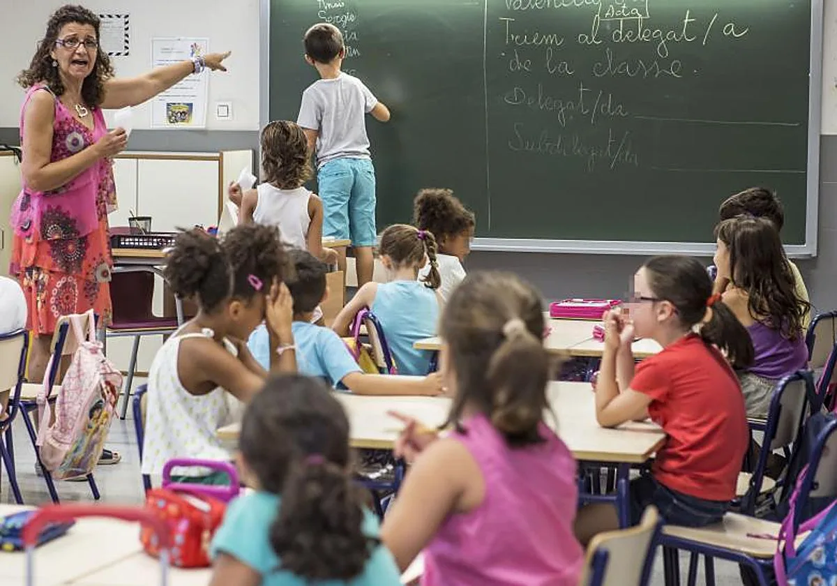 Más de 808.000 alumnos y 83.921 docentes inician el curso valenciano con demandas «imposibles» de negociar