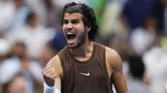 'I felt the love' - how did Alcaraz look on winning singles return?