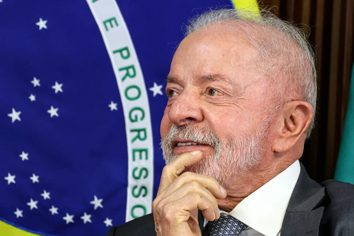Governo está fazendo o dinheiro circular na comunidade e isso permite avanço do País, diz Lula