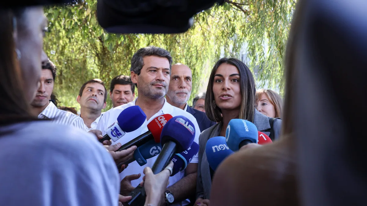 Rita Matias identificada pela PSP após invasão de estúdio de rádio em Coimbra