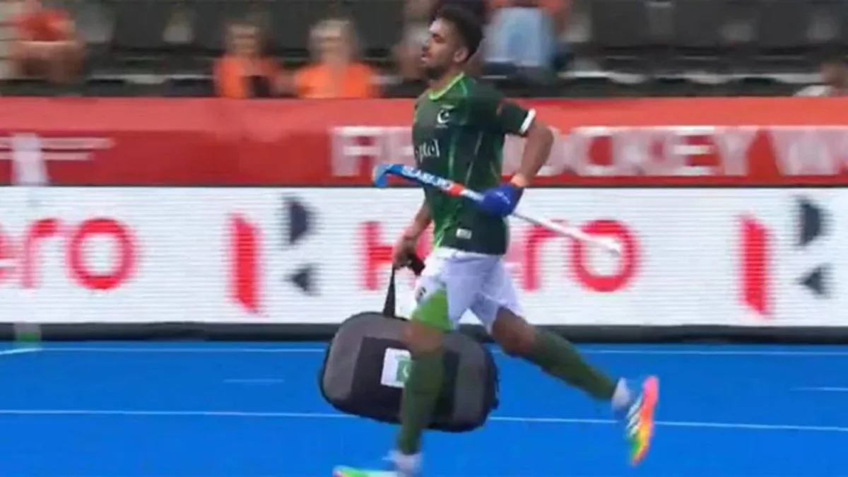 ‘Unwanted record’: Ex-captain stunned after bizarre blunder by Pak at World Cup