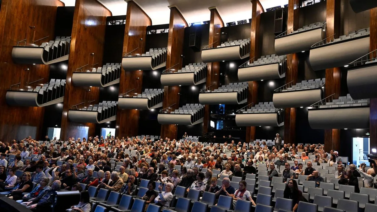 Bühnen-Sanierung: Kölner Bühnen feiern Wiedereröffnung