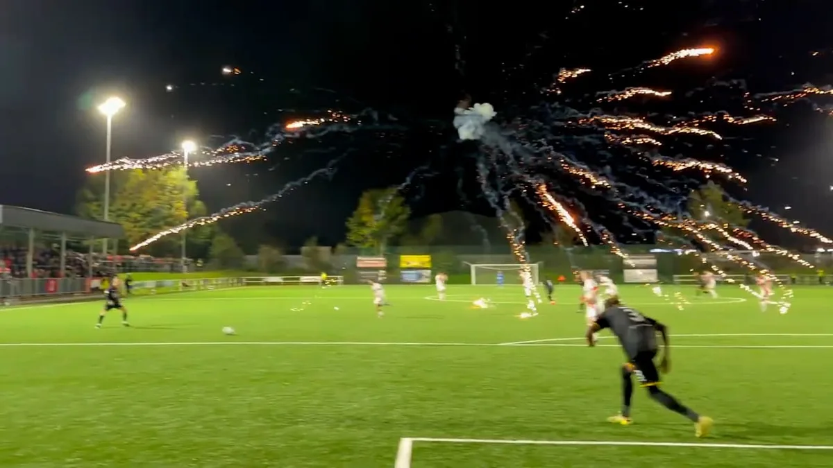 Erstes Duell nach 25 Jahren - Pyro-Attacke bei Schotten-Derby