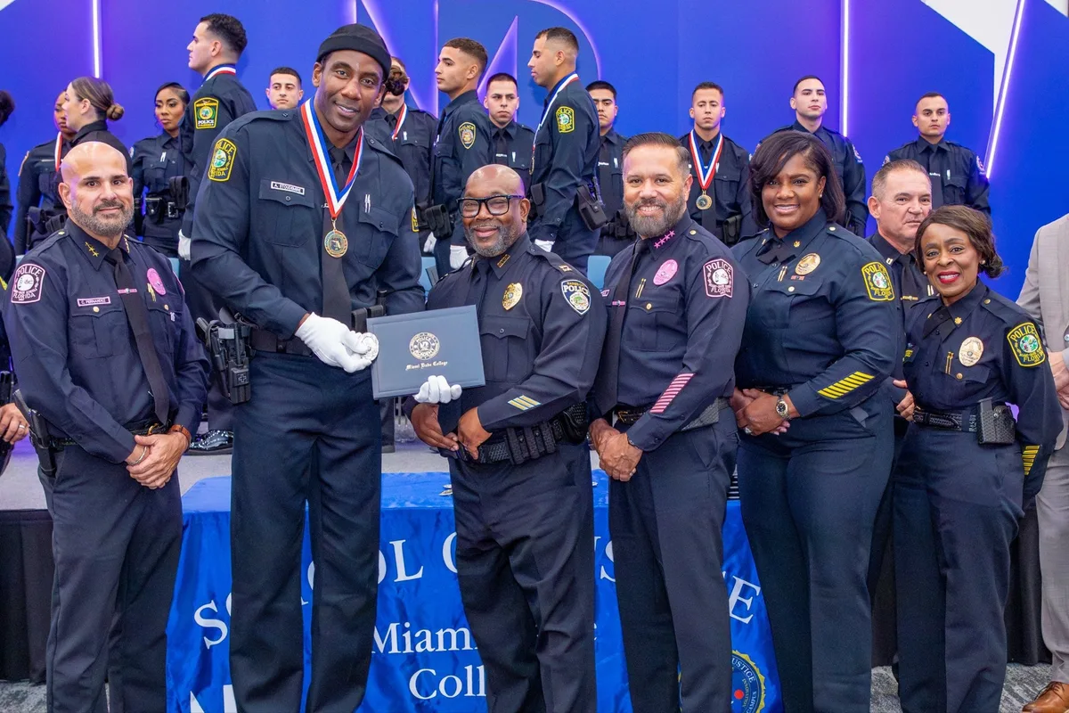 Amar’e Stoudemire (43 años), del Hall of Fame de la NBA a policía: “Es algo que quise hacer desde que era un crío”