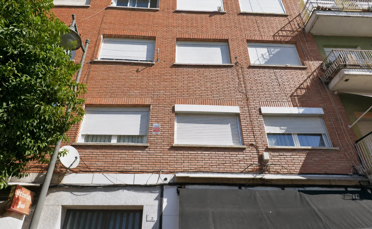 Herido grave un joven de 24 años al caer cuando intentaba acceder por la fachada al piso de su exnovia en Alcobendas