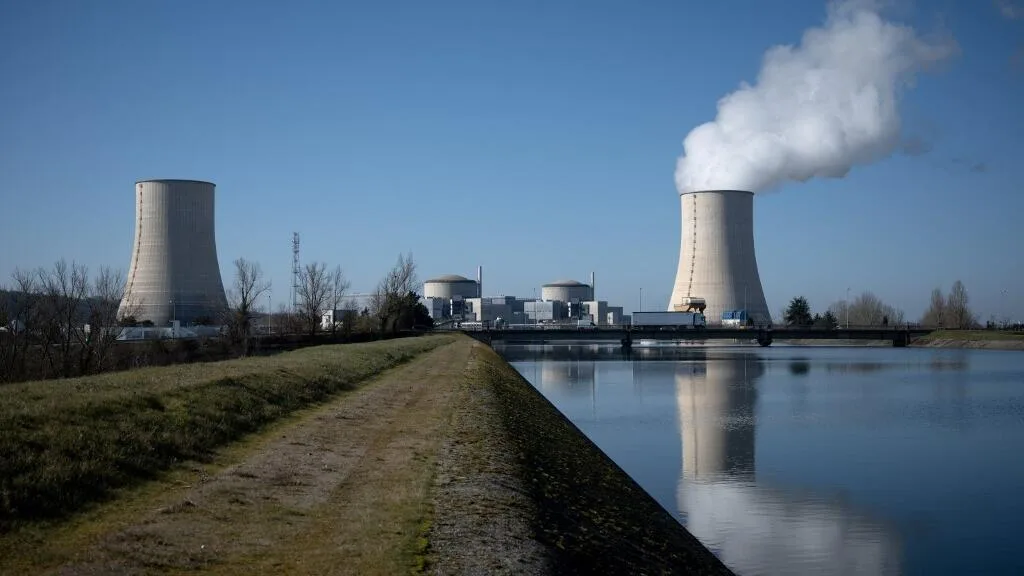 Seca dos rios e calor extremo desafiam a produção de energia nuclear na Europa