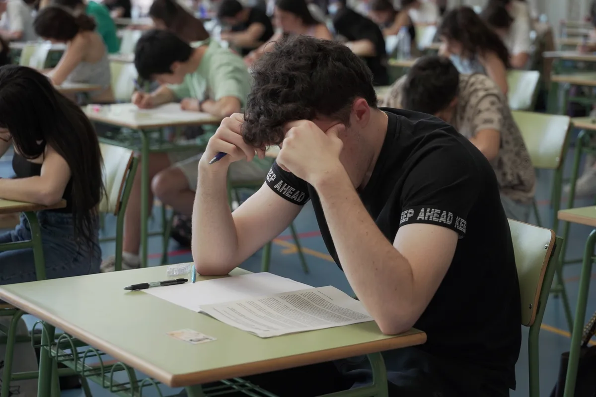 Tener un título universitario en España no garantiza un empleo acorde: uno de cada tres graduados trabaja por debajo de su nivel de formación