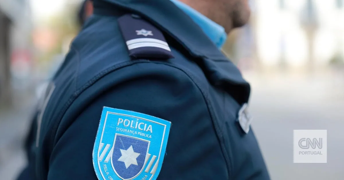 Homem detido após agredir mulher e polícias durante ocorrência de violência doméstica na Amadora