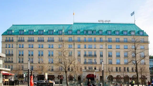 Luxushotel am Pariser Platz: Kritische Gesellschafter gegen Adlon-Verkauf