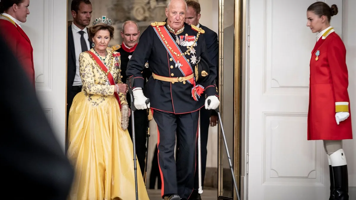 Monarch im Krankenhaus: Königin Sonja wieder am Krankenbett von Harald V.