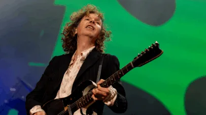 Quem é Beck, artista que abrirá os shows do U2 no Brasil em 2027