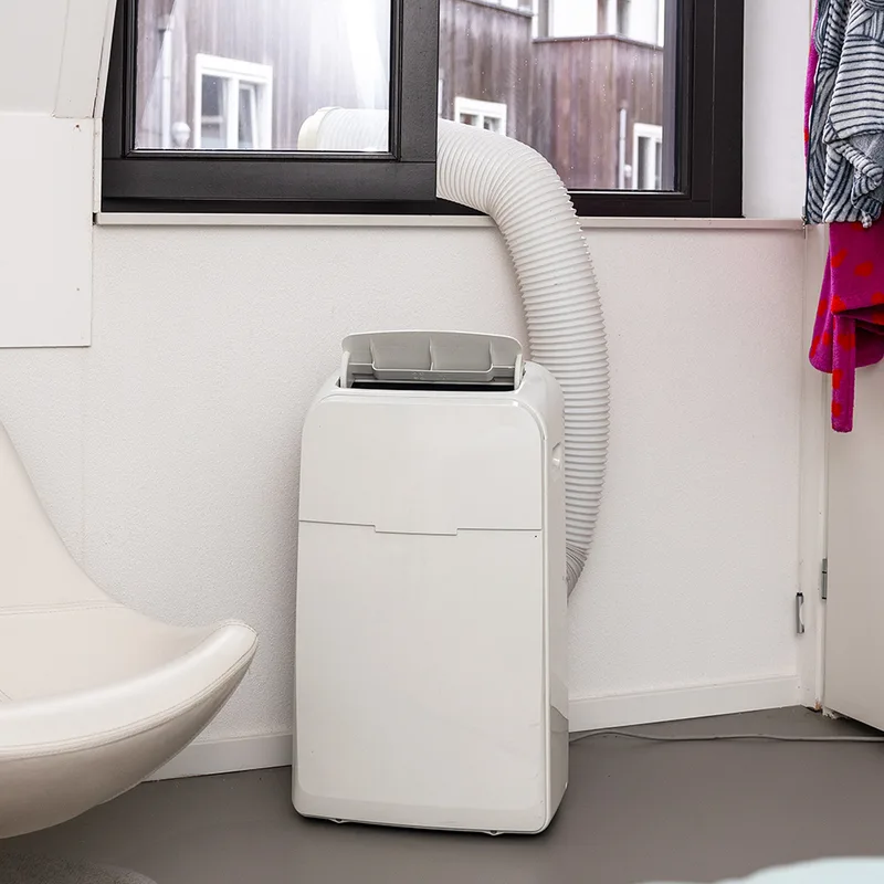 Actualité : Clim mobile : cet accessoire à quelques dizaines d'euros peut éviter de jeter de l'électricité par la fenêtre