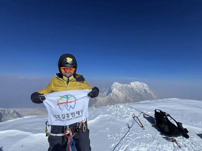 [단독]엄홍길 “히말라야 곳곳 빙하 녹는게 보여…한번 둑 터지면 재앙”