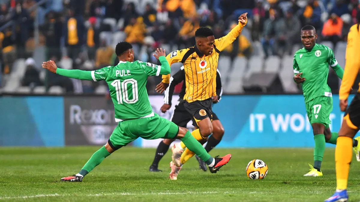 Chiefs stay in title hunt with 3-2 victory