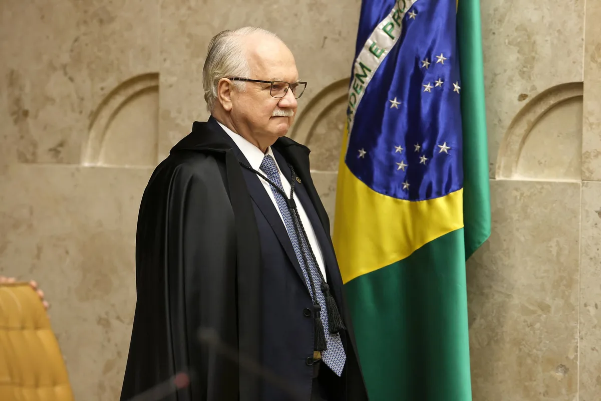 Edson Fachin é aconselhado a adiar sessão sobre André Mendonça no STF