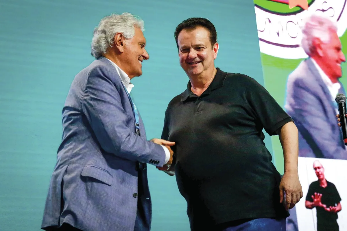 Ronaldo Caiado ironiza cochilo de Gilberto Kassab em debate