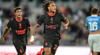AC Milan recupera desvantagem de dois golos e rouba primeiros pontos à Lazio