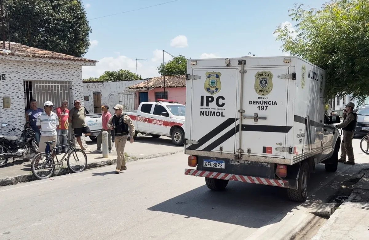 Mulher é morta a tiros dentro de casa, em Pedras de Fogo; polícia investiga feminicídio
