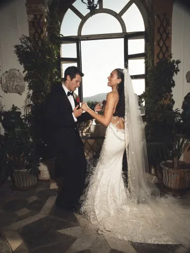 Dua Lipa revela os dois únicos conselhos que seguiu para festa de casamento com Callum Turner: “Foi mágico” Dua Lipa revela detalhes do casamento com Callum Turner e conta quais conselhos seguiu (Foto: Getty)