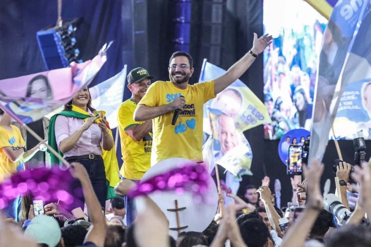 Gladson pede registro e joga as últimas fichas para disputar o Senado
