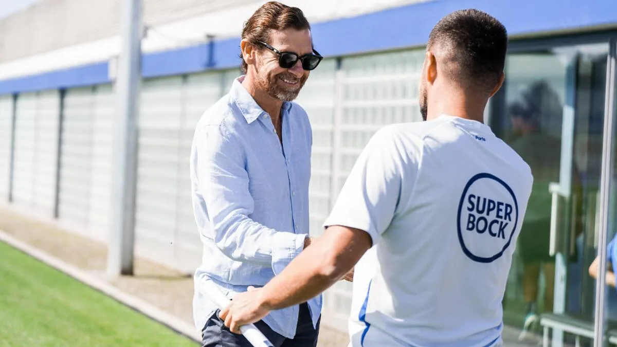 Villas-Boas marcou presença no treino do FC Porto. Veja as imagens