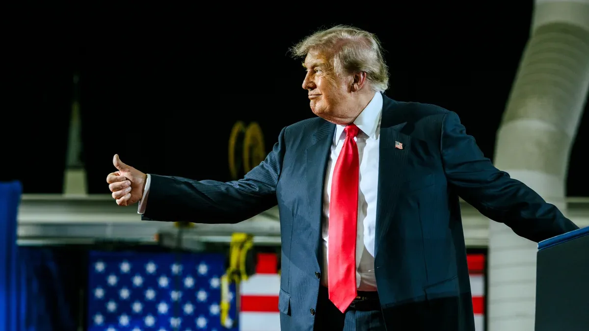 Trump libera empresas privadas para "ataque hacker" contra crime internacional