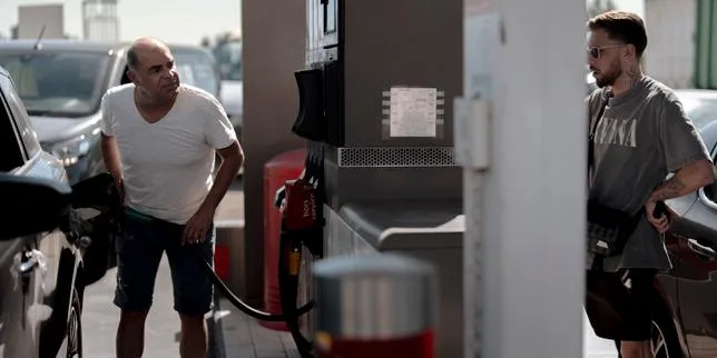 EN DIRECT, carburants : le gouvernement va annoncer de nouvelles aides pour les personnes les plus touchées