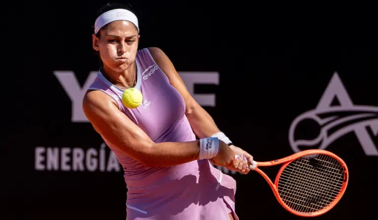 Stefani e Dabrowski eliminam campeãs olímpicas e vão às semis em Pequim