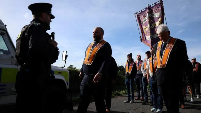 Oranier-Orden: Britische Regierung verbietet Marsch des Oranier-Ordens in Nordirland