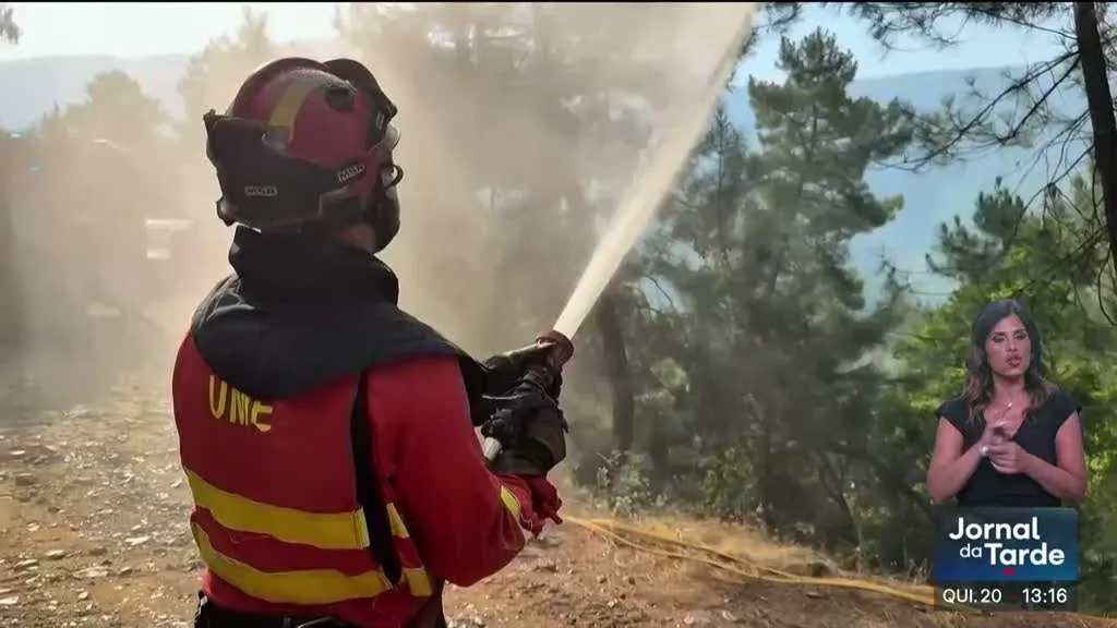 Vários países da Europa continuam a lutar contra incêndios